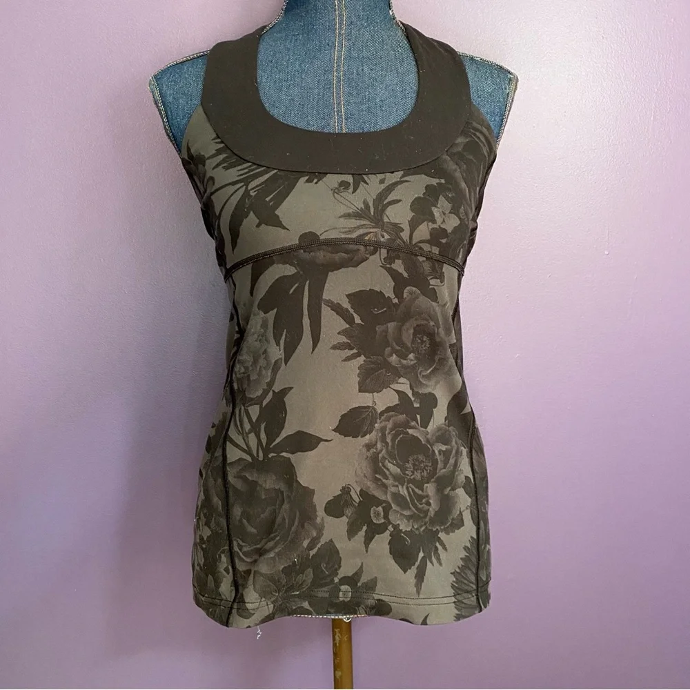 Lululemon 🍋 Scoop Neck Tank Lion BriskBloom Black - Picture 12 of 16